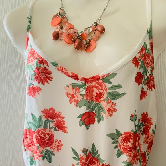 Sleeveless Floral Print Romper - Picture 5 of 8